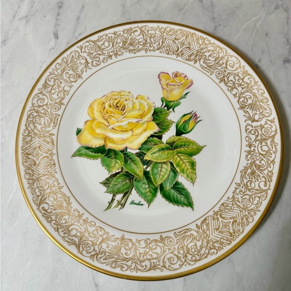 The Edward Marshall Other - The Edward Marshal Boehm Rose
"The Piece Rose" Collection Plate limited edition